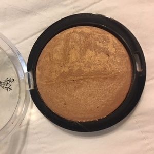 Younique Beachfront  Bronzer